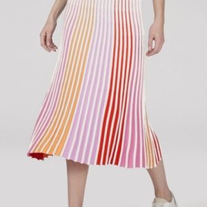 525 The Pleat Is On Skirt Size XS NWOT